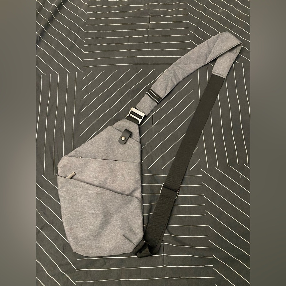 Vadoo men’s shoulder sling bag grey